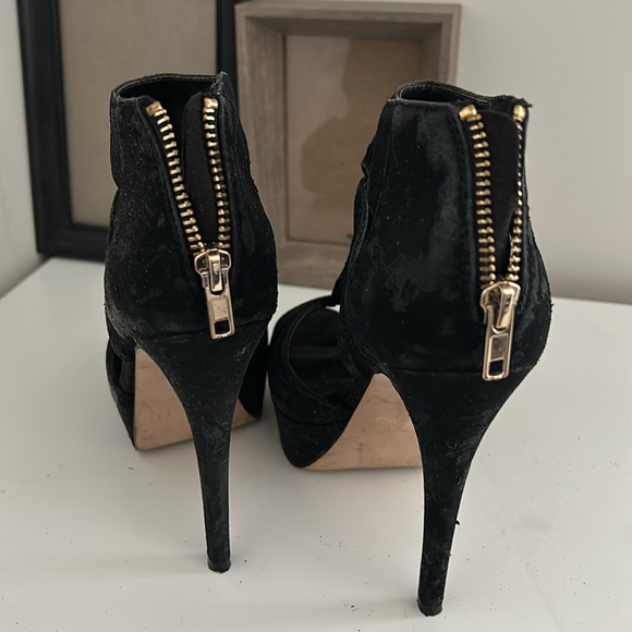 Black Aldo Heels/Sandals - Picture 4 of 5